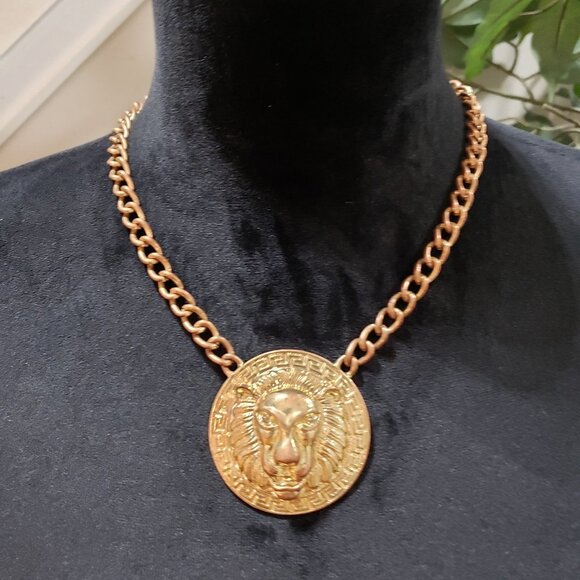 Celebrity Style Gold Lion Face Cuban Chain Choker Pendant Necklace - Picture 1 of 6